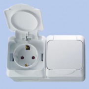  CEDAR PLUS PHD5.4 wall mounted socket with double child protection, IP44, white